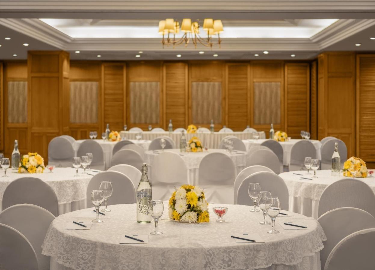 Sarovar Portico Surajkund New Delhi Buitenkant foto