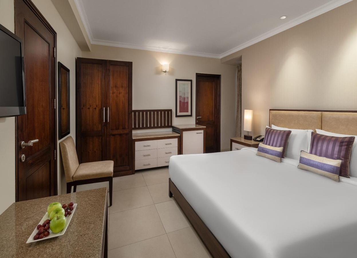 Sarovar Portico Surajkund New Delhi Buitenkant foto